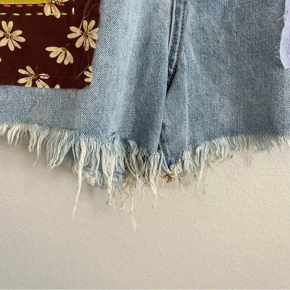 Urban Outfitters BDG Patchwork A-Line Denim Shorts Embroidered Size 24 - Picture 3 of 11